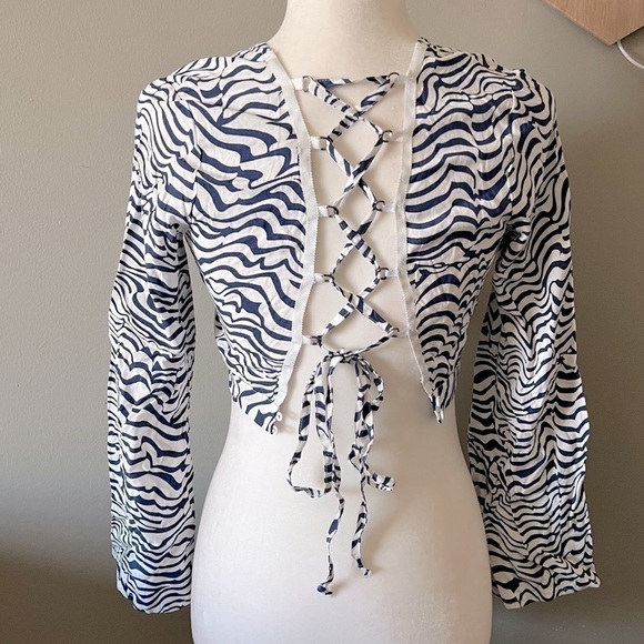 LF deep v long sleeve striped crop top size XS NWT - Picture 7 of 16